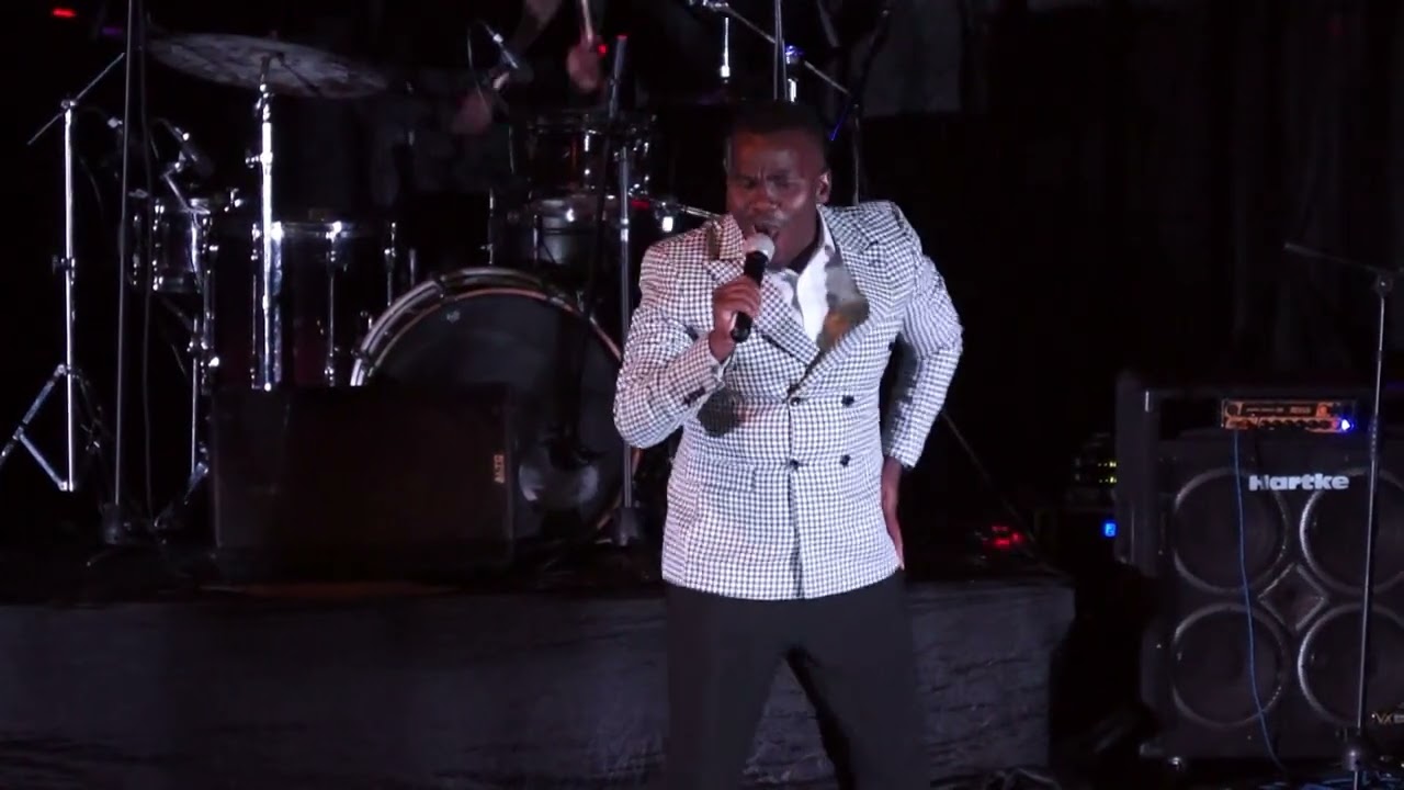 SANDILE LUKHELE - LIZALISIDINGA LAKHO LIVE @Mkhondo Town Hall