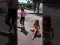 左の子スパッツから見える跡ってまさかの ♡