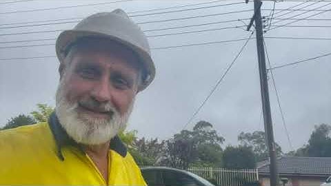 Working near overhead powerlines