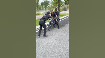 2 tên cướp tấn công cảnh sát và cái kết buồn #usa @Longgiang67 @LongGiang77