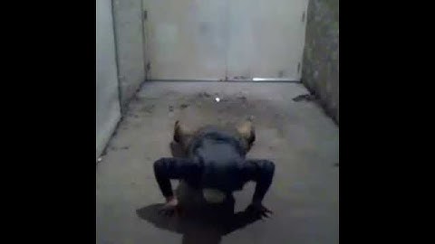 Behind the back clap push ups