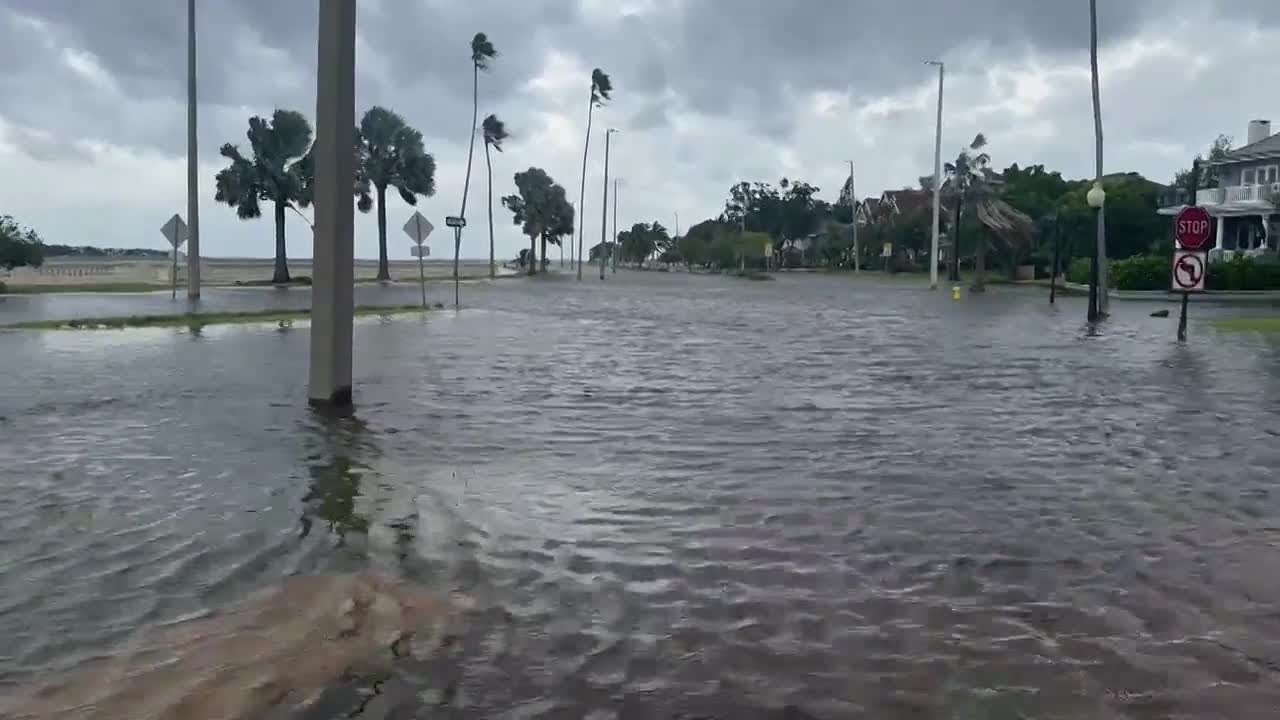Watch Bayshore Blvd In Tampa Starts Flooding Hours Ahead Of Hurricane watch-bayshore-blvd-in-tampa-starts-flooding-hours-ahead-of-hurricane