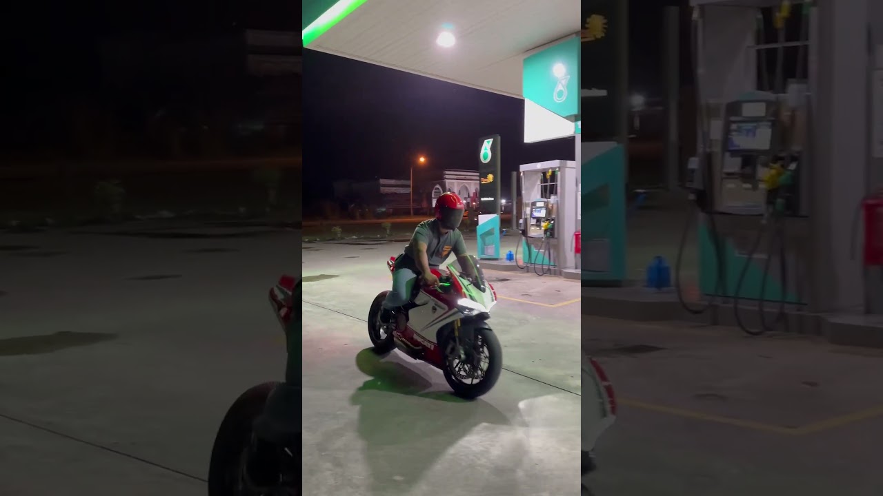 Ducati Panigale 1199s tricolor brutal sound with full system termignoni exhaust