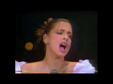 Patti LuPone EPIC "Don&rsquo;t Cry for Me Argentina"