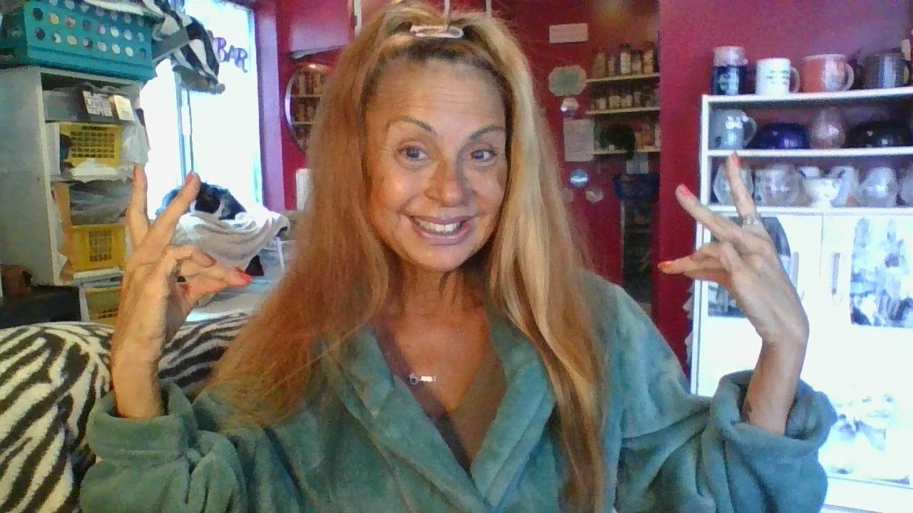 Вопросы и ответы Playboy: Кашель от чая!