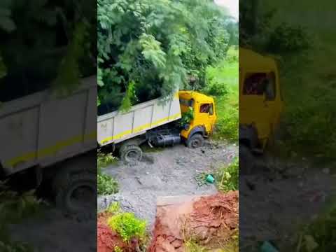 ট্রাকটি বিশাল খাদে পড়ে গেল#shortvideo #vairalshort#2026