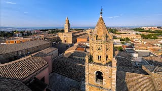 Sorvolando Atri Piccolo Tesoro Medievale Dabruzzo In Un Panorama Suggestivo.