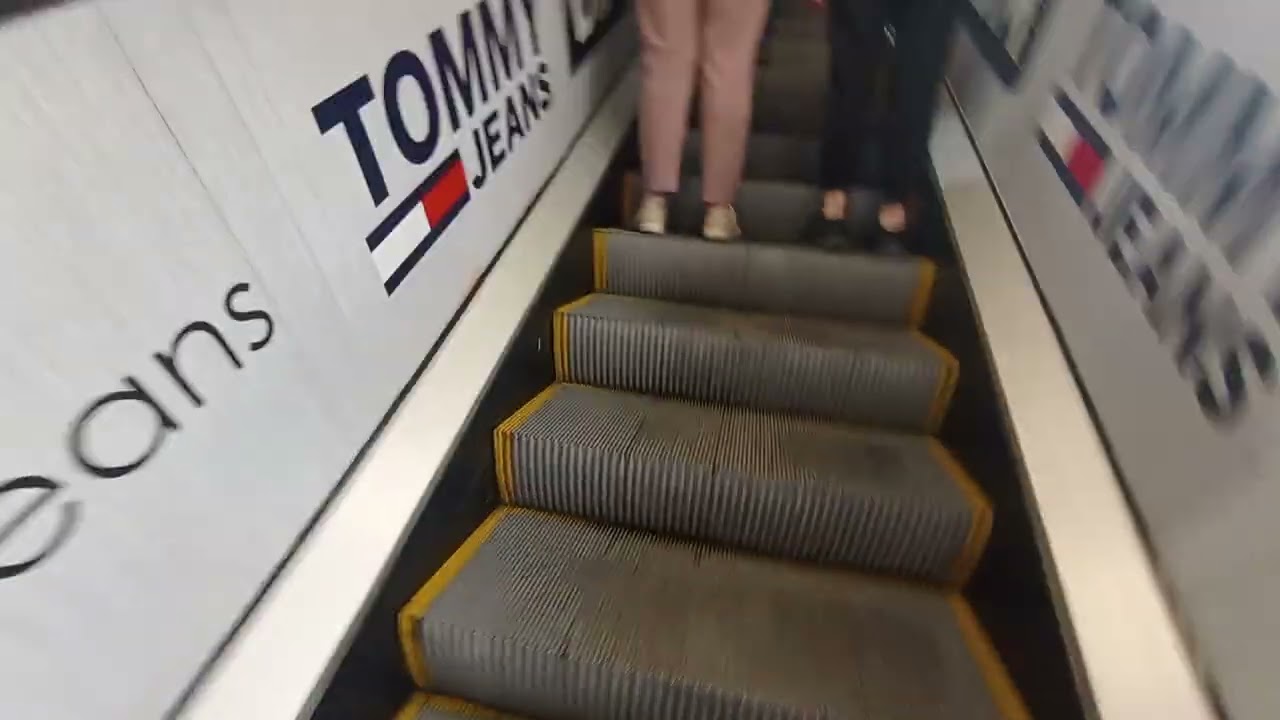 Бонус! Лифты МЛМ 2005 г. и эскалаторы KONE 2005 г., ТЦ Корона, г. Минск, 🇧🇾.