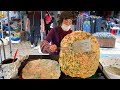 오일장 명물 초대형 방석부침개? 쉴새없이 부치시는 대왕 부침개 할머니┃Grandma's BuchuJeon(Chives pancake)-Korean street food