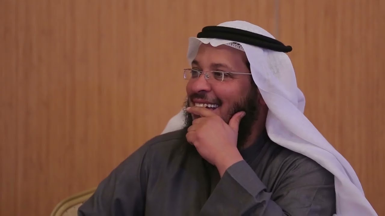 سائق تكسي يخطف شماغ وطاقية العودة!