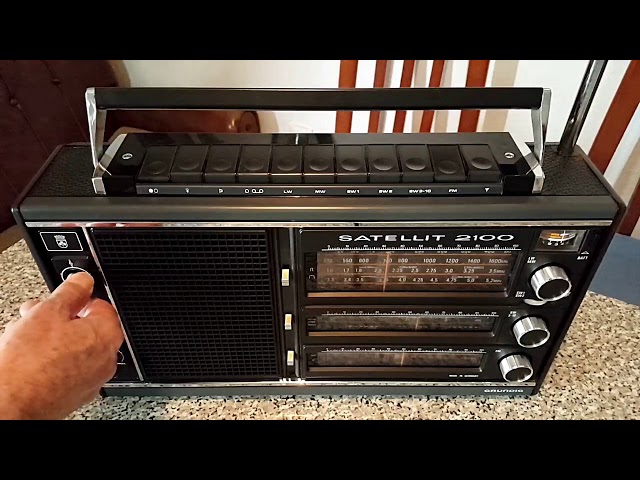 GRUNDIG SATELLIT 2100 ラジオ GRUNDIG SATELLIT 2100 