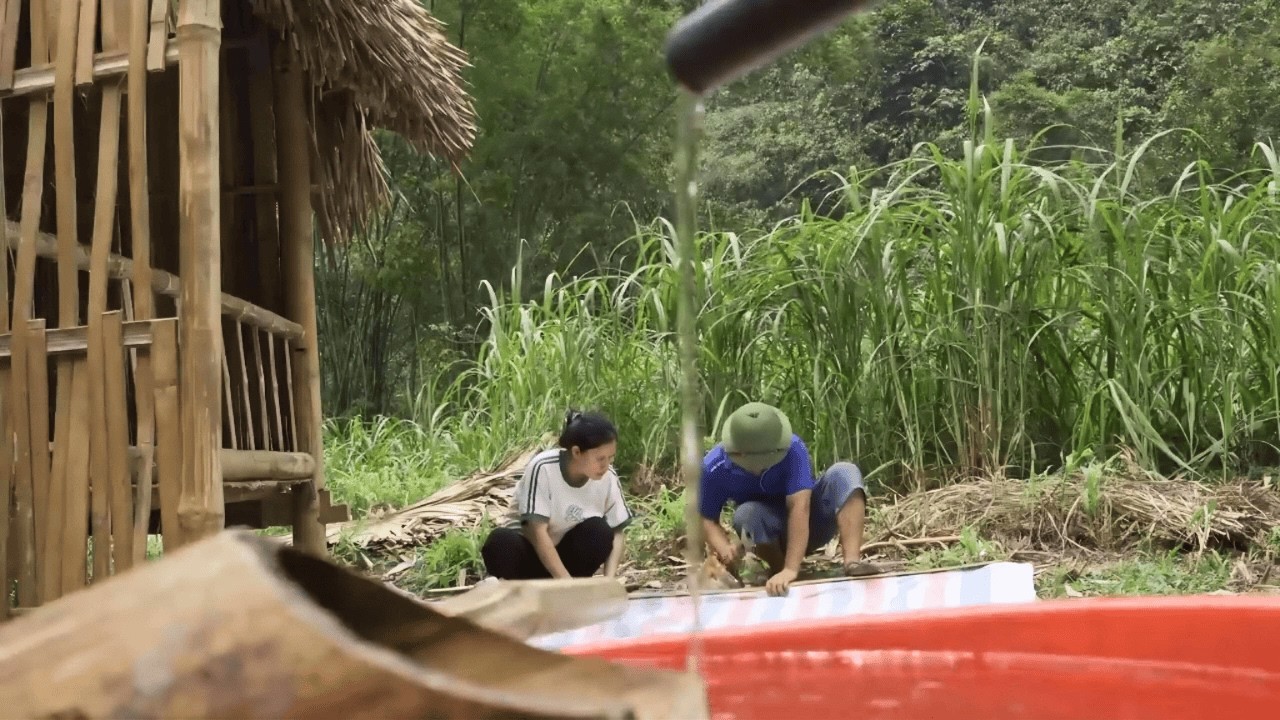 Poor Girl’s Life Changes After a Stranger Helps Her