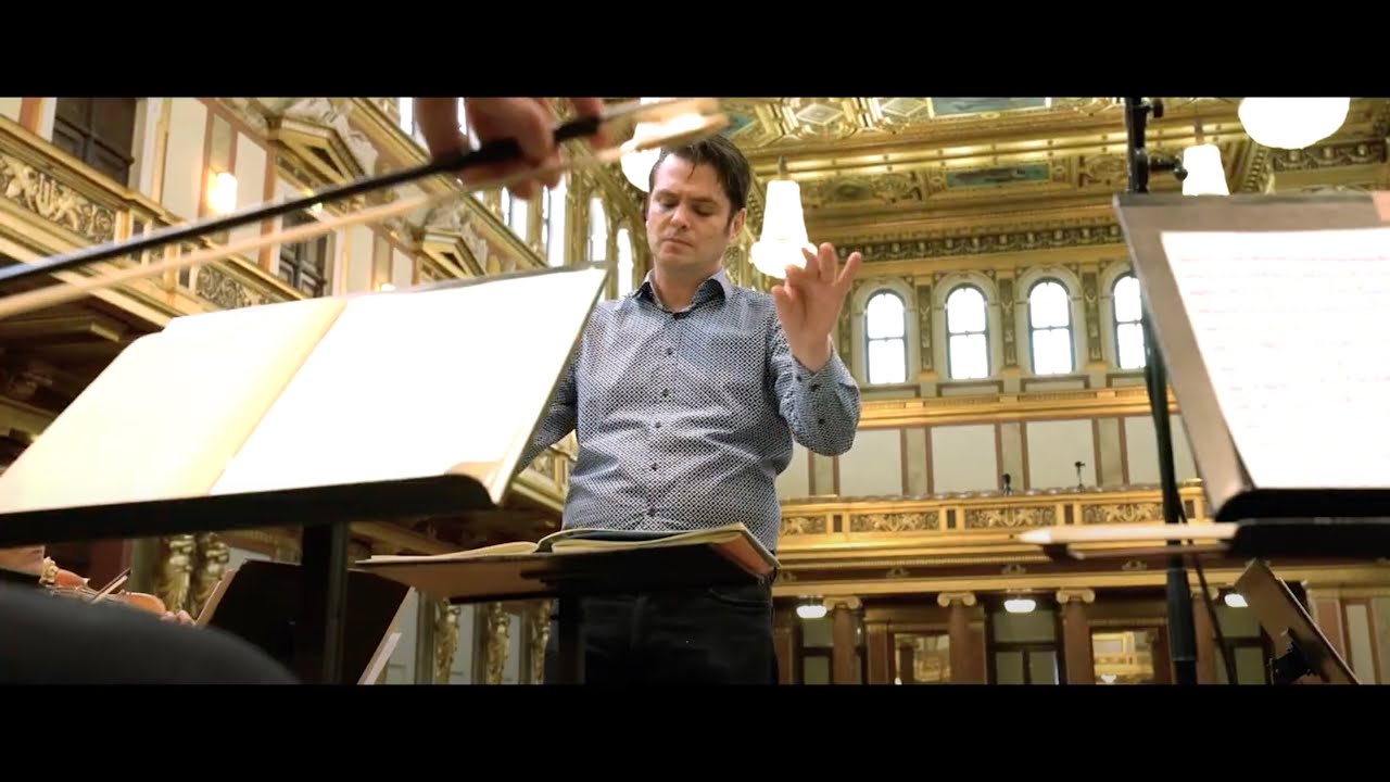 Schubert Symphony no.5 | Concentus Musicus Wien & Stefan Gottfried (interview - English subtitles)