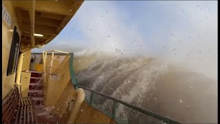 MV Freshwater battles massive 6M swell + SLOW MO (Manly Ferry)