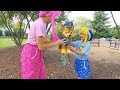 en el Parque corriendo con la Piñata llena de Dulces y Juguetes S3:E163