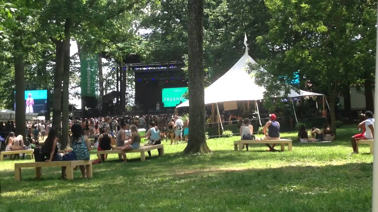 Runaway - Aurora Chorus part Sweetlife 2015