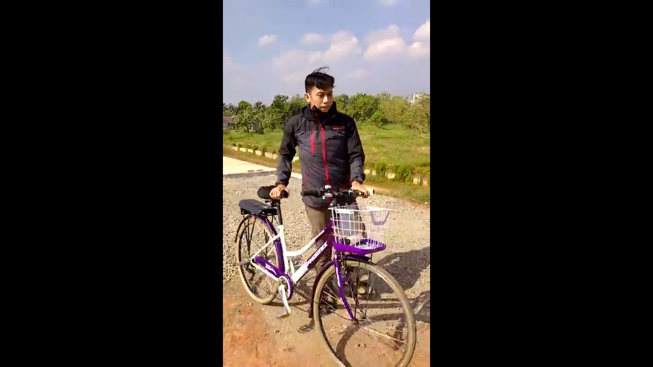 Gowes di Proyek Toll Cibitung-Cilincing, Berbahayaa.. jangan ditiru!!