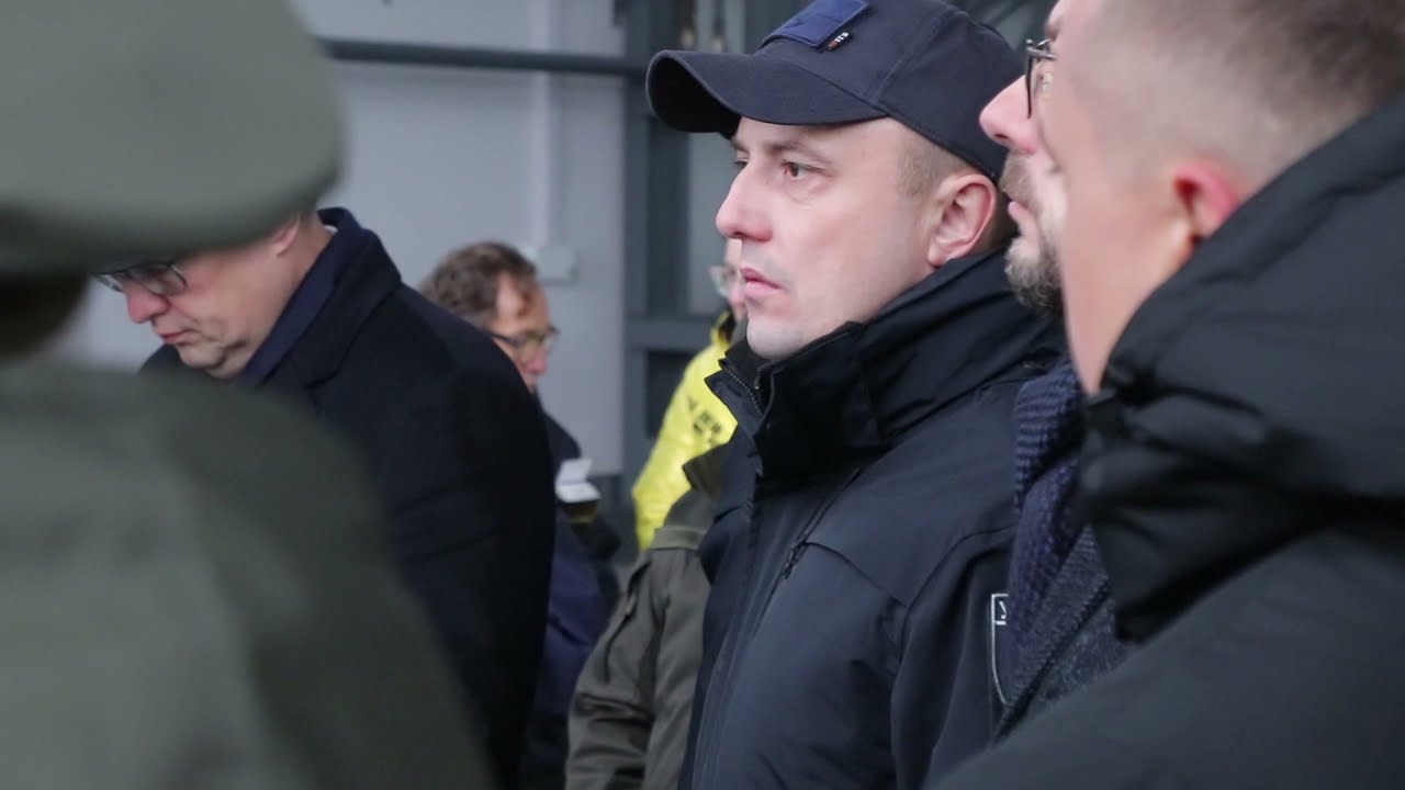 Міністр внутрішніх справ України разом з керівництвом ДСНС відвідав Спеціальний авіаційний загін