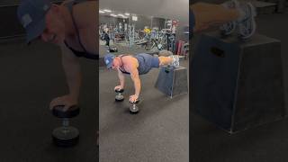 Pushing back the clock at 60 years 👍💪 adding 45# plates next🤠