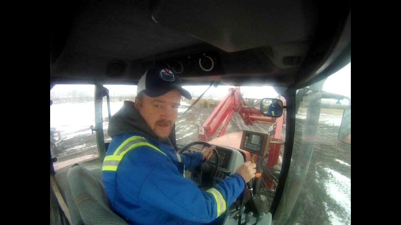 case-ih-mx-135-ride-along-unloading-hay-youtube
