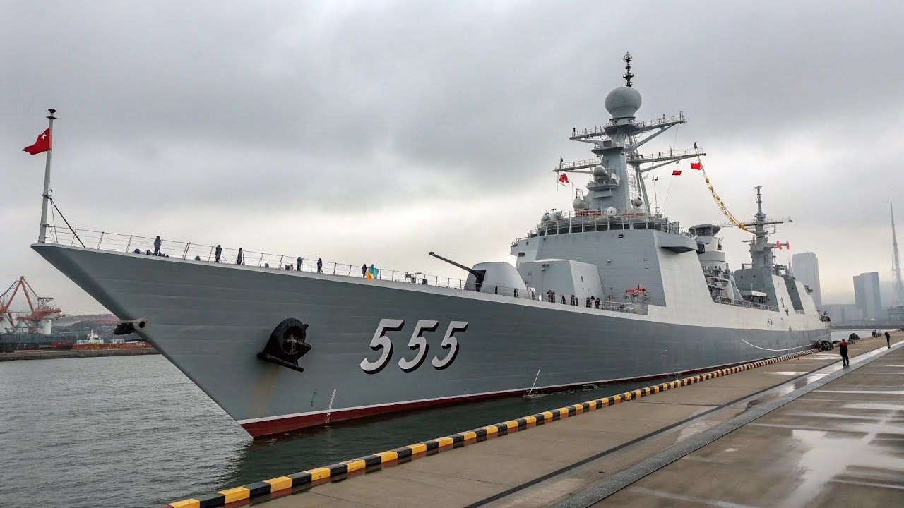 「2030年型055型駆逐艦徹底解説!中国海軍最強の誘導ミサイル駆逐艦」 - YouTube