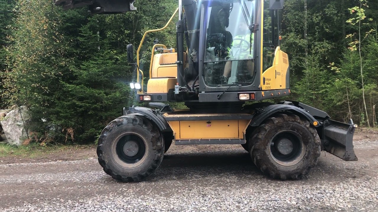 Hjulgrävare Volvo EW 140C med grävsystem