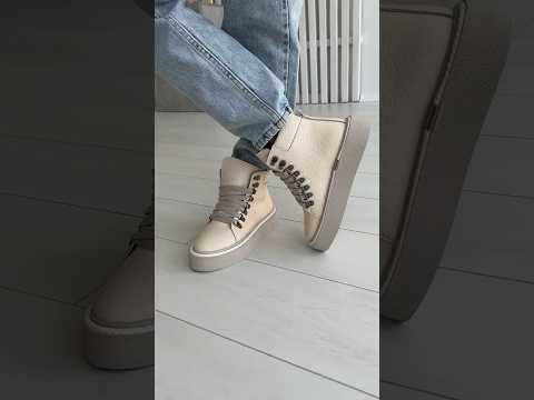 Офігенні молодіжні ботинки на шнуровці бежеві з натуральної шкіри на флісі, розмір від 36 до 41, видео 1