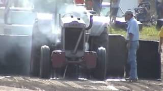 Case Model L blows engine @ tractor pull