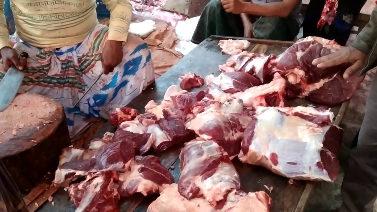 Professional Beef Cutting Skill in Meat Market || Beef cutting video