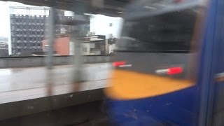 5242次加班普悠瑪自強號汐止站超越1164次區間車(EMU700)