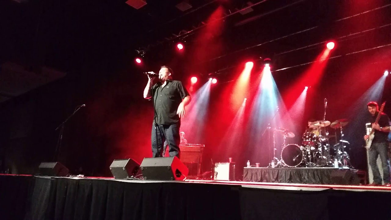 Uncle Kracker - Good To Be Me (live) - YouTube