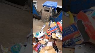 McNeilus ZR Garbage Truck Packing Recycle Hopper Video! #shorts
