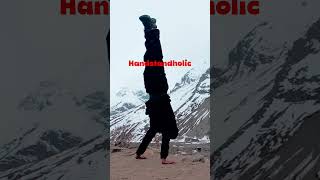 Spamming handstands below freezing point #explore #calisthenics #handstandjourney