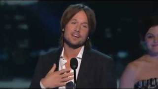 PCA 2010  Keith Urban accepts the award for Favorite Male Artist.flv