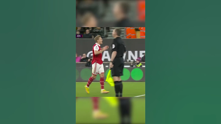 Odegaard, altı pastan topu kaleye gönderiyor. Arsenal öne geçiyor #shorts #arsenal
