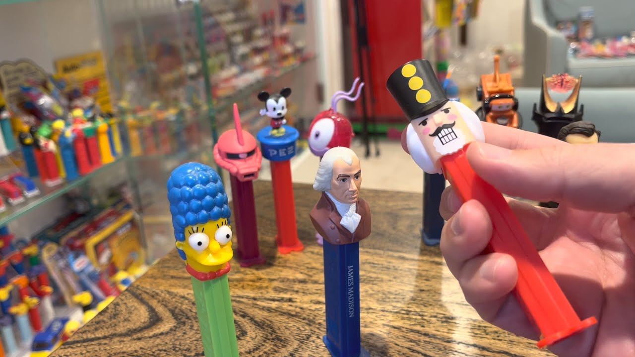 Pez Dispenser ノート 超希少 PEZ Tallest dispenser - Nutcracker? (no) - and it ain't Marge