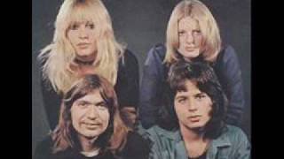 Video thumbnail of "ΝΟΣΤΡΑΔΑΜΟΣ_(gr rock 70s)_ Ο ΚΟΣΜΟΣ  ΒΟΥΒΟΣ.wmv"