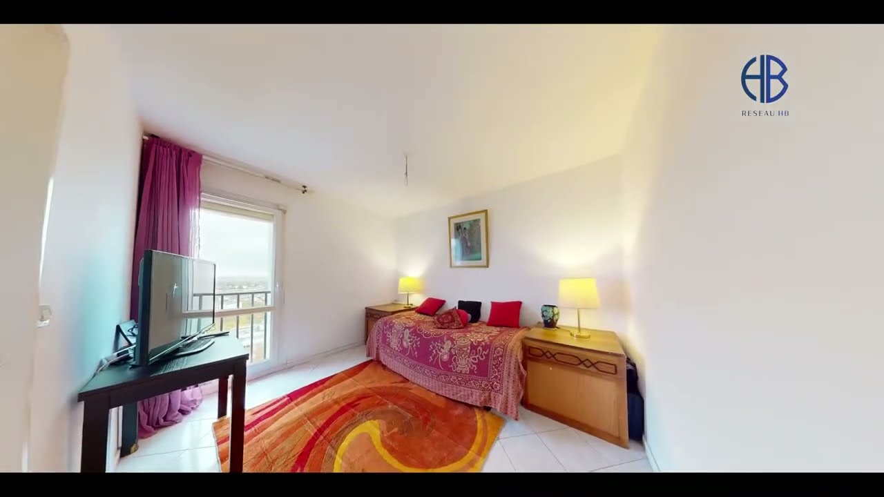 T3 rénové étage élevé | Balcon filant & vue Tour Eiffel | Résidence sécurisée avec gardien