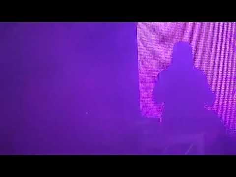 hey bff x4exr im skrillex, i recorded this from my show, sorry for killing my mixer