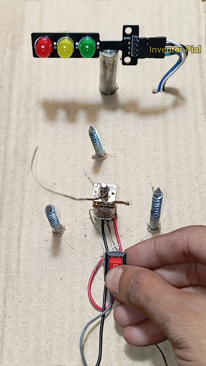 Disco light mechanism with Traffic lights • Dc motor