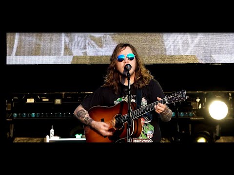 Billy Strings crushes