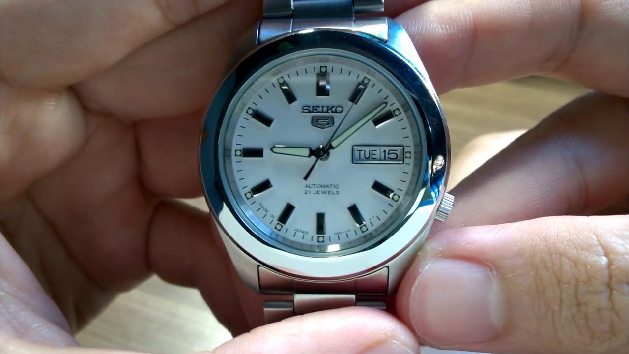 Hand-on Seiko 5 Automatic Watch White Dial SNKM61J1 - YouTube