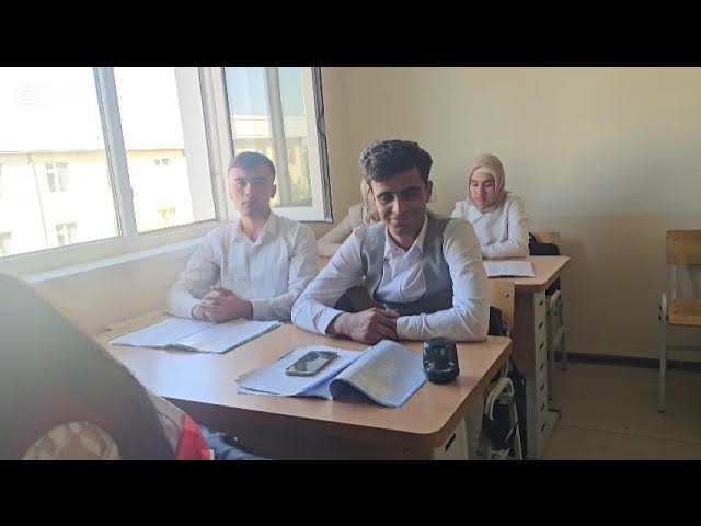 Gimnastikachining eshagida qozi bor.