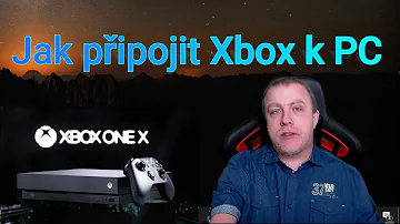 Mohu hrát na PC a Xboxu současně?