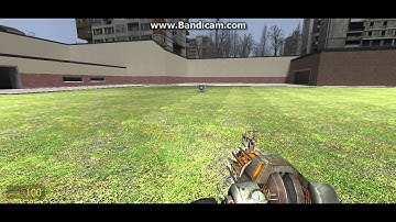 Gmod- The Companion Cube is a stalker.