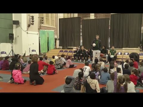 Siena College athletes visit Albany School of Humanities