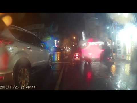 2016/1126 萬壽路二段晚上10：50左右車禍