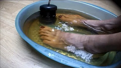 Could Detox Foot Baths Actually Remove Toxins From Your Body? - DayDayNews