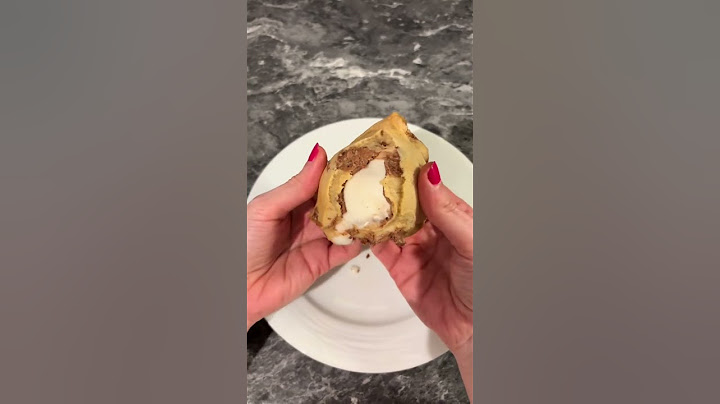 Creme Egg Stuffed Cookie 😍 #stuffedcookie #cookie  #cremeegg #stuffedcookies #foodie #cookie