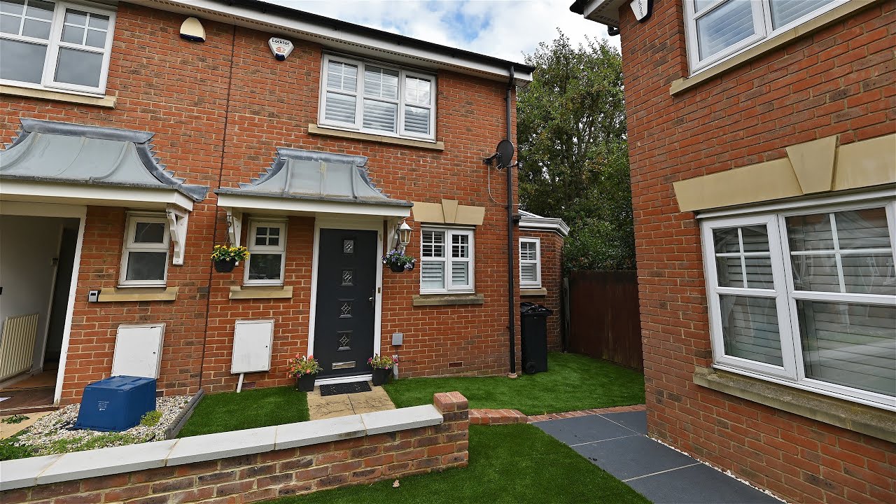 Arbon & Miller | A&M | Ludham Close, Hainault | OAKWOOD GATE DEVELOPMENT